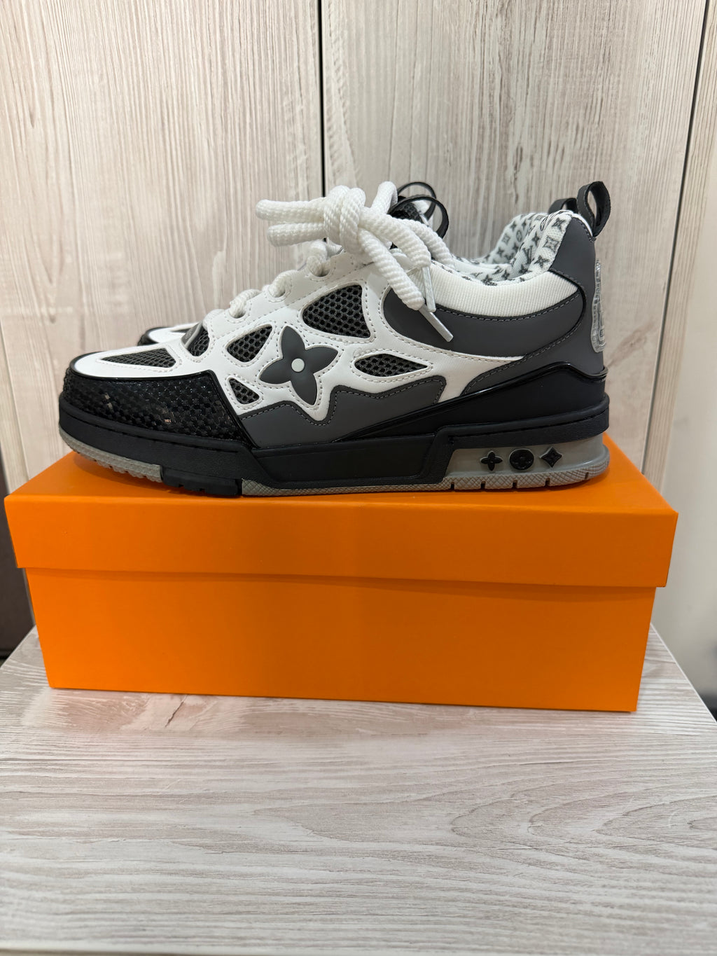 Lv Skate Grey//Black