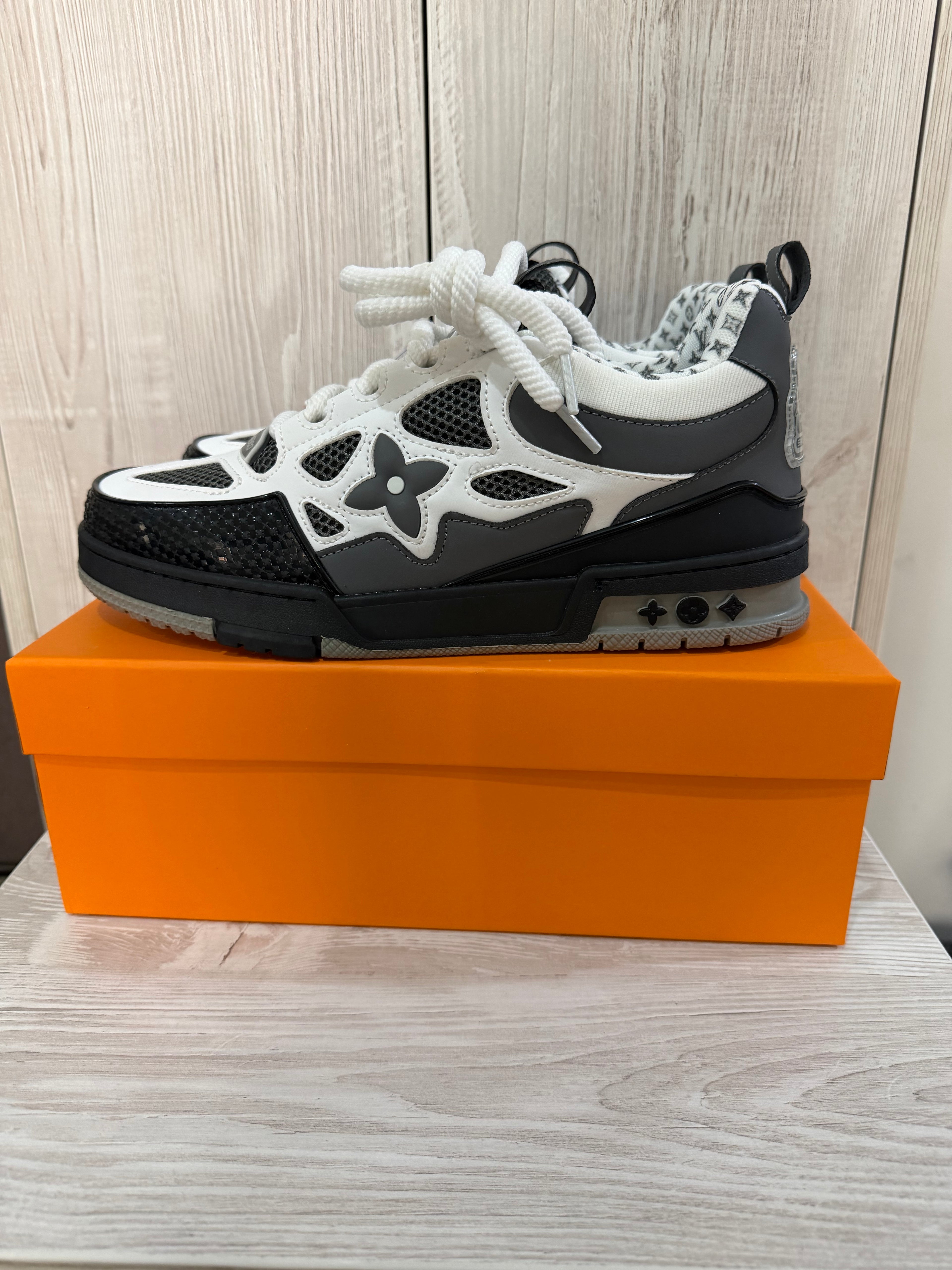 Lv Skate Grey//Black