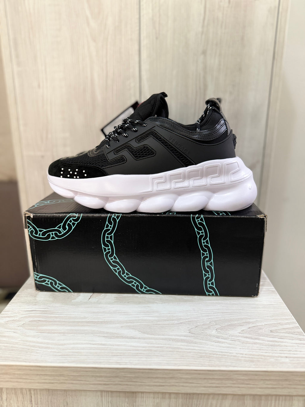 CHAIN REACTION BL-WH