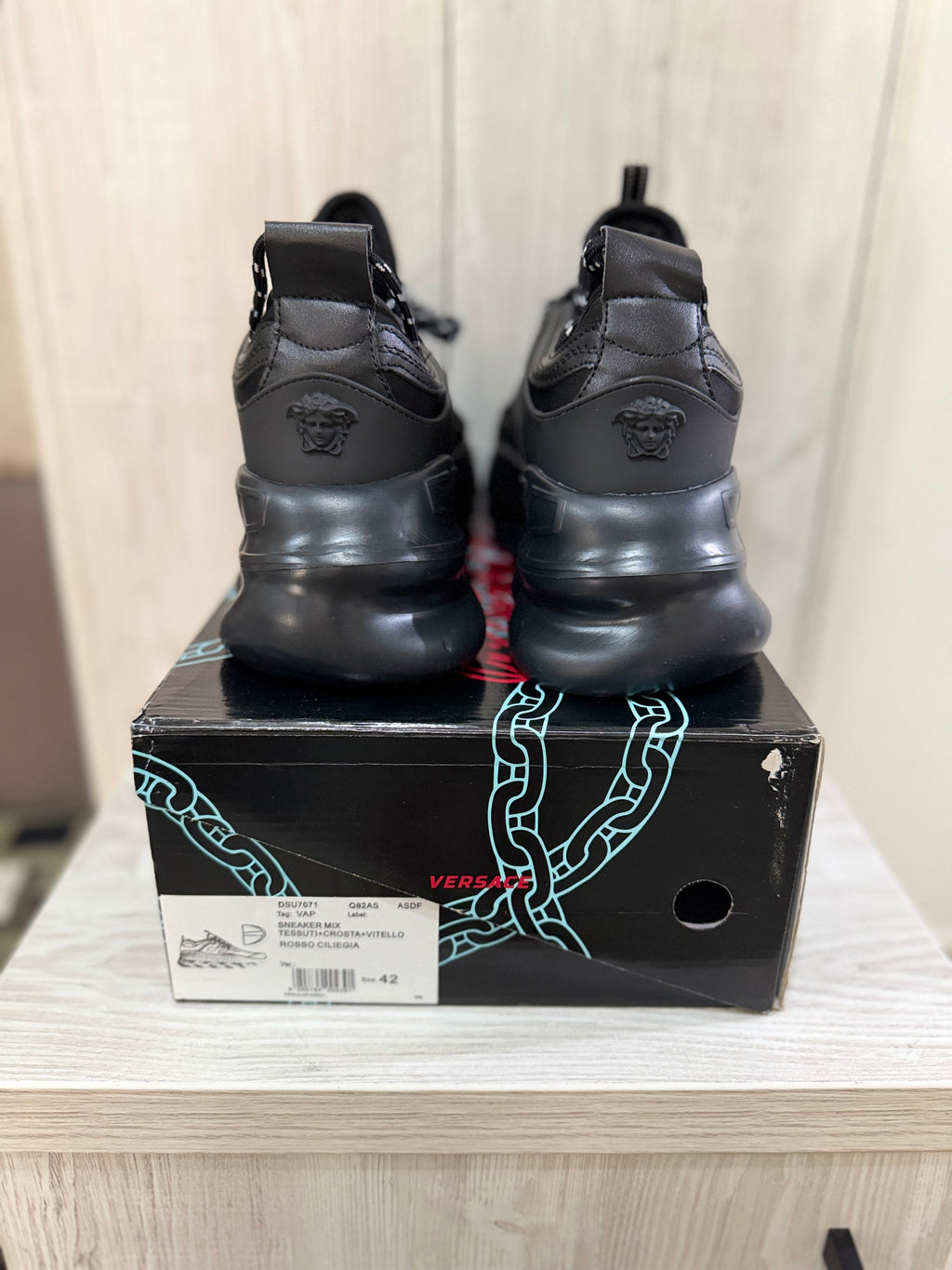 CHAIN REACTION Black