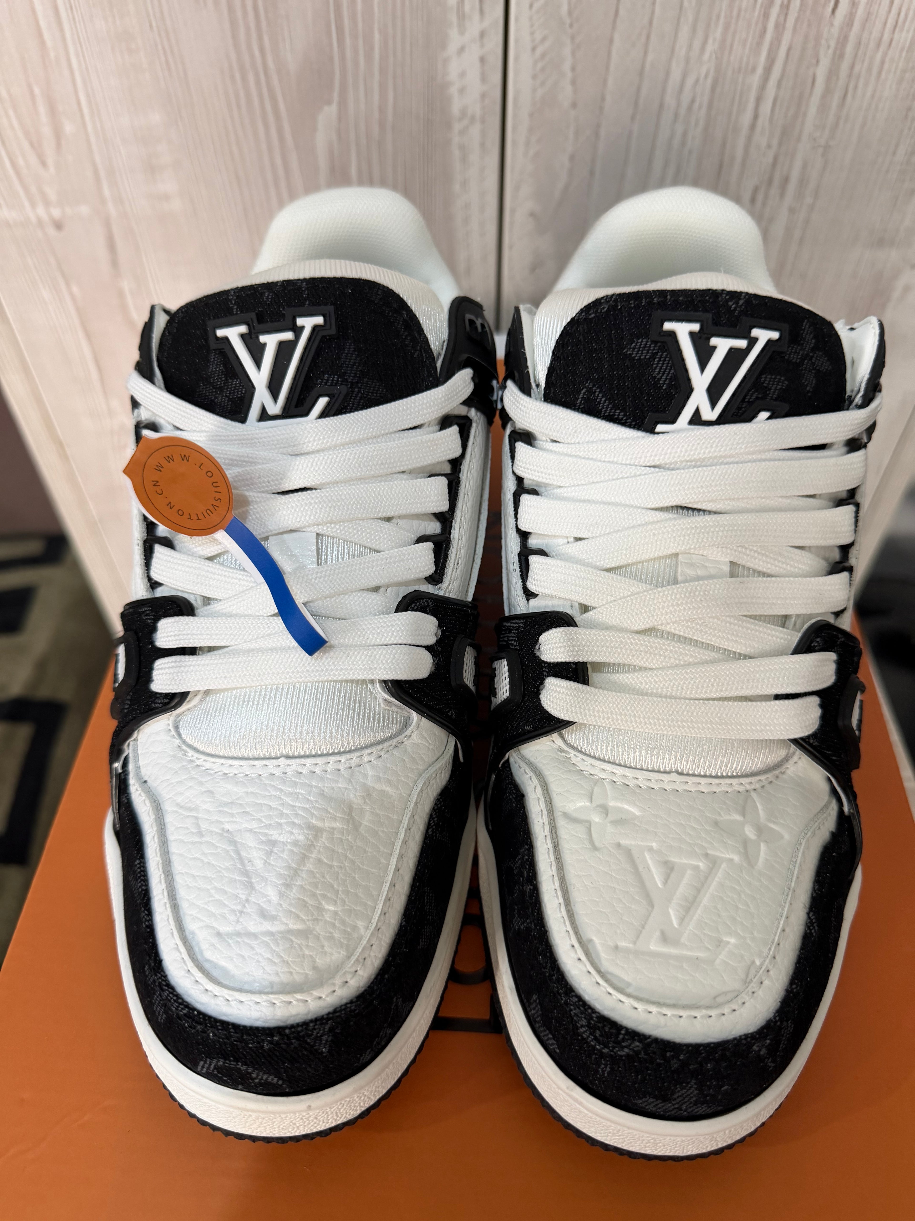 Lv Trainer Black