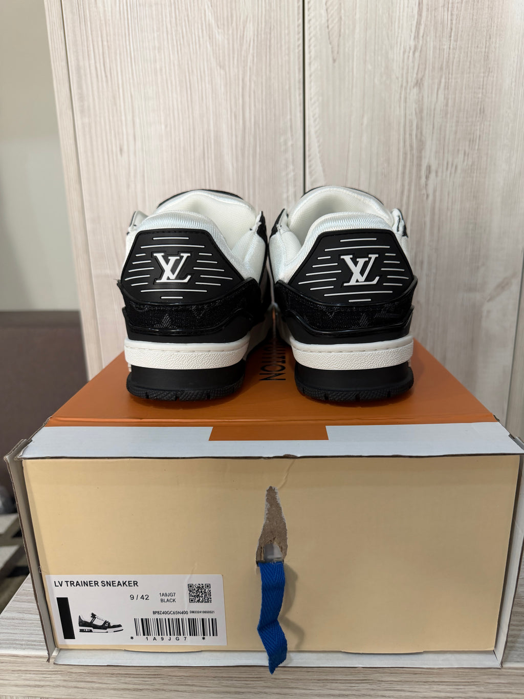 Lv Trainer Black