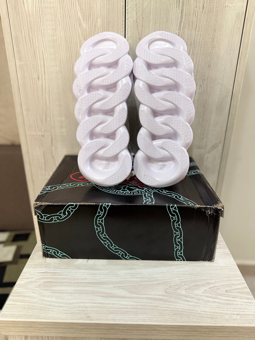 CHAIN REACTION White