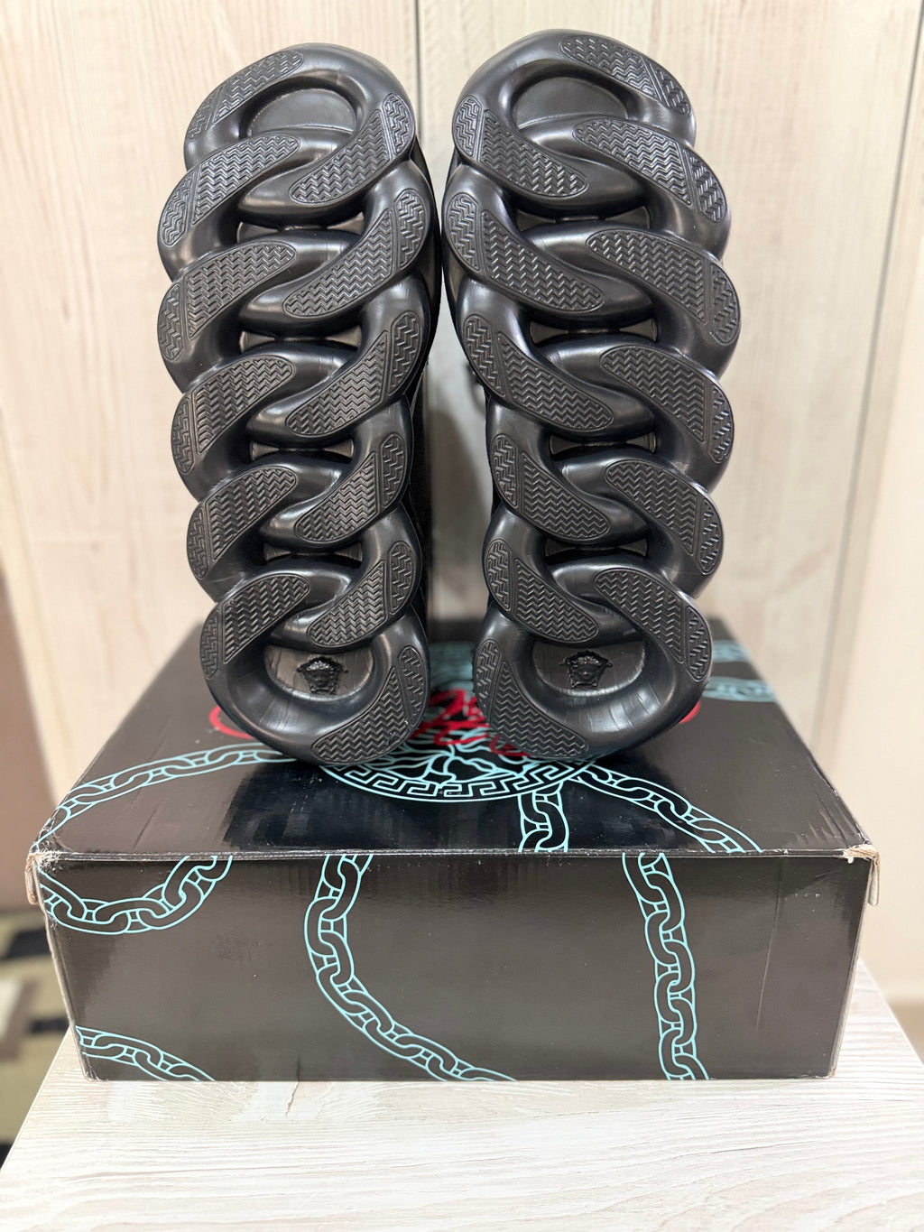 CHAIN REACTION Black