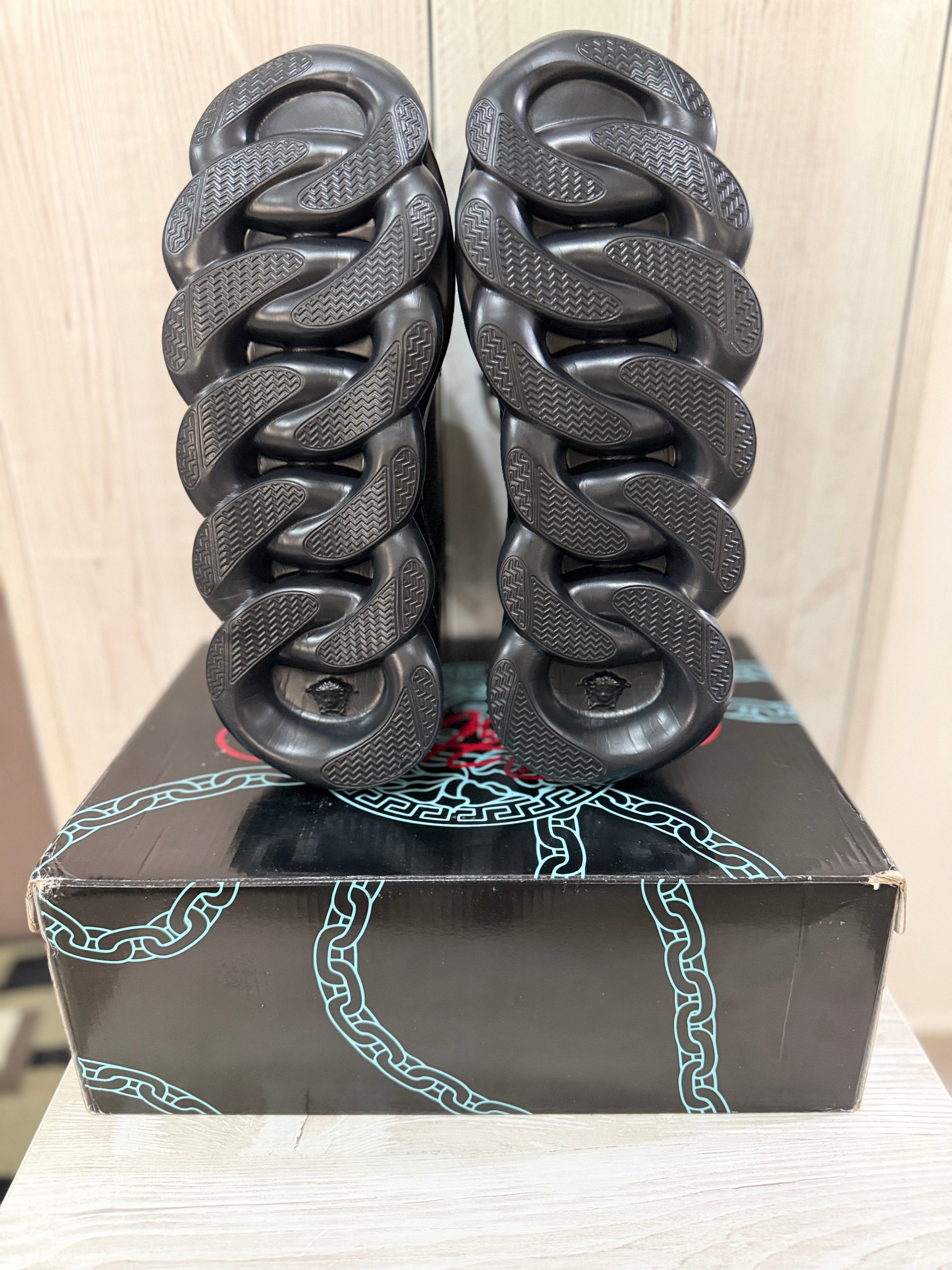 CHAIN REACTION Black
