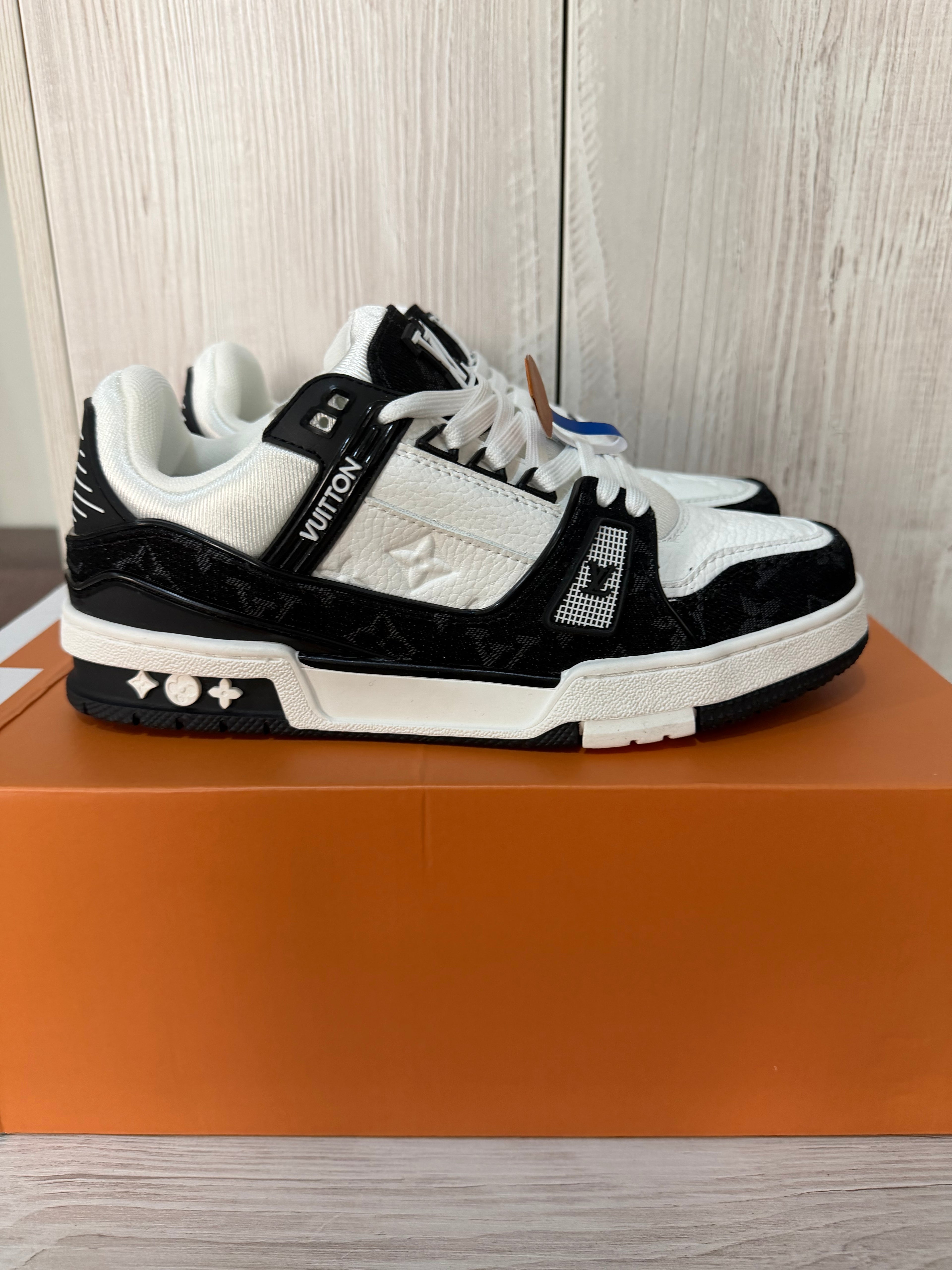 Lv Trainer Black