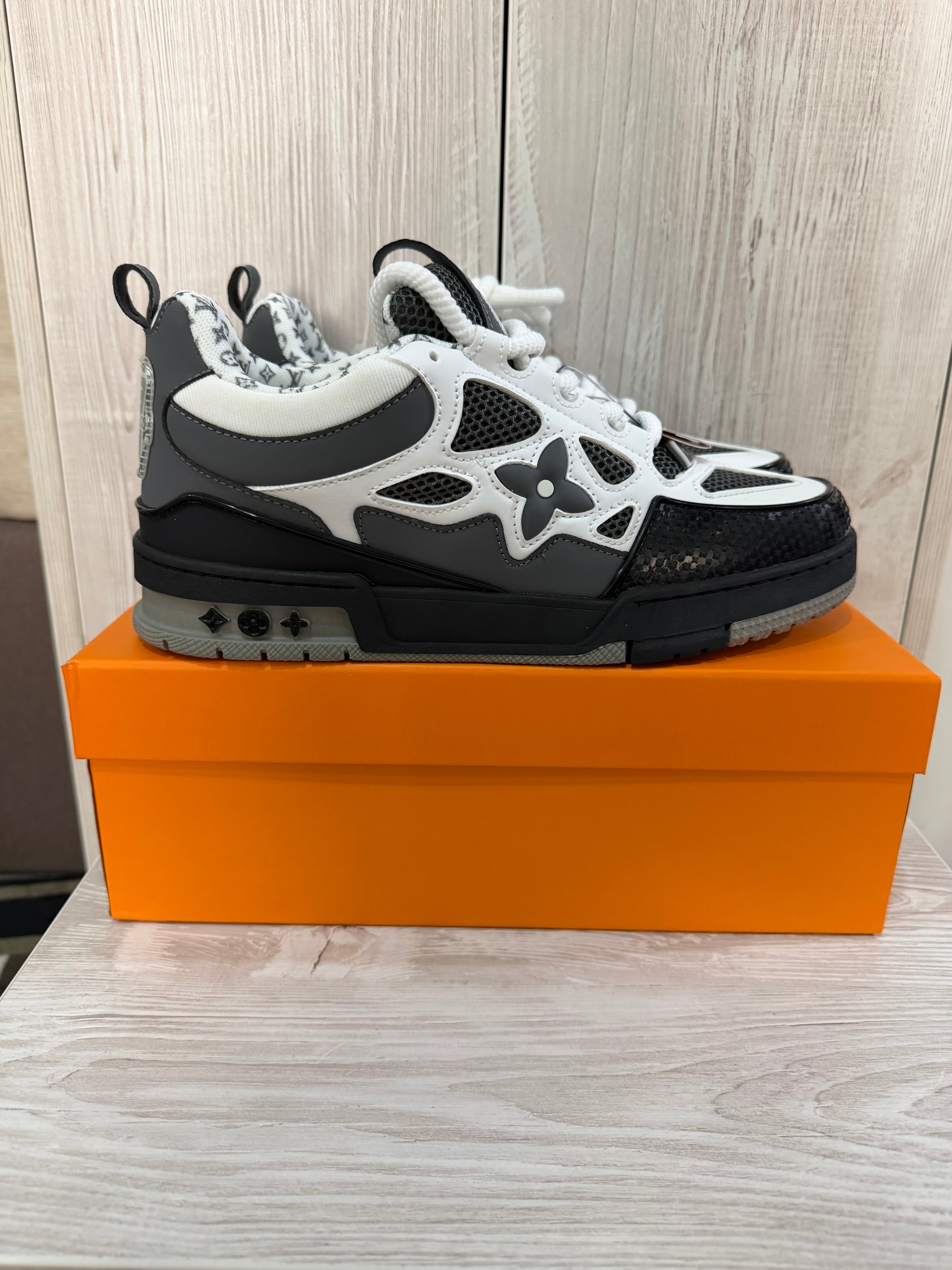 Lv Skate Grey//Black